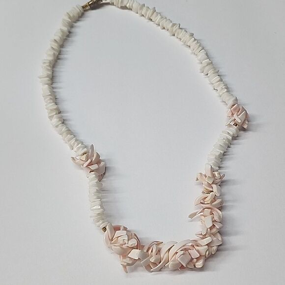 Shell Necklace Beach Wear Summer Seashells Puka Beaded - Picture 1 of 3